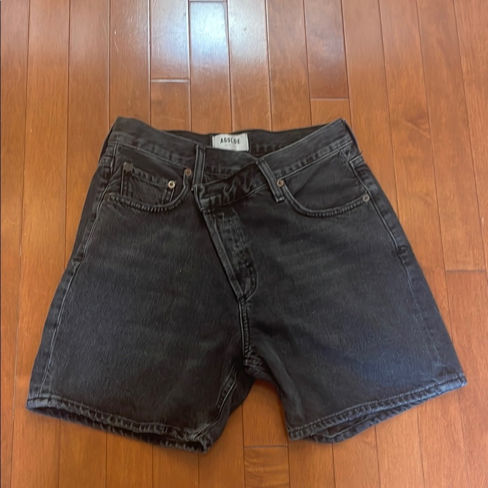 Agolde cross over jean shorts size 25